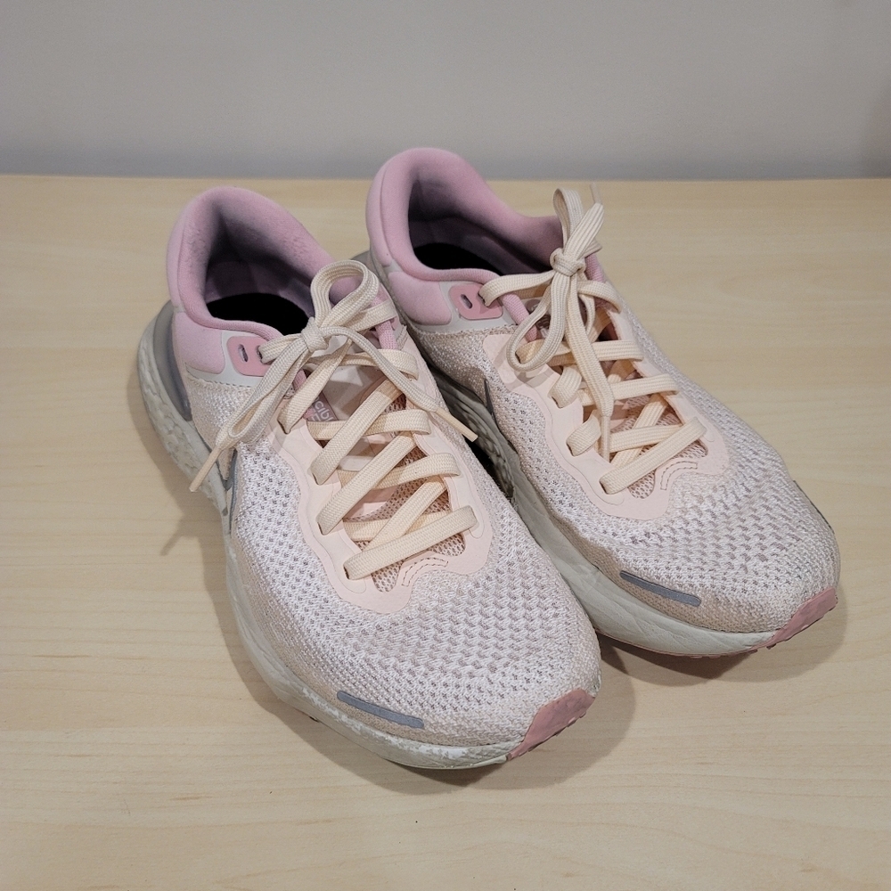 Sz 10.5 WMNS Guava Nike ZoomX Foam Invincible Run Flyknit Running Sneakers